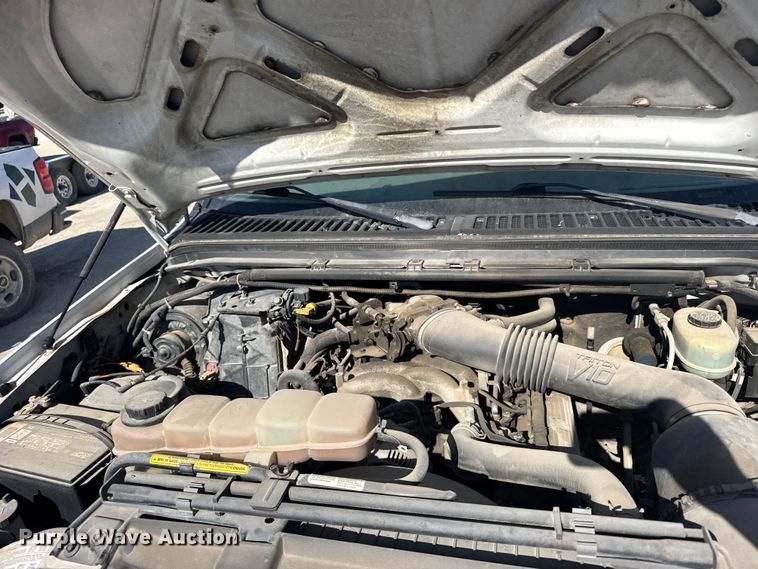 image for item FB7241 2000 Ford F550 Super Duty bucket truck