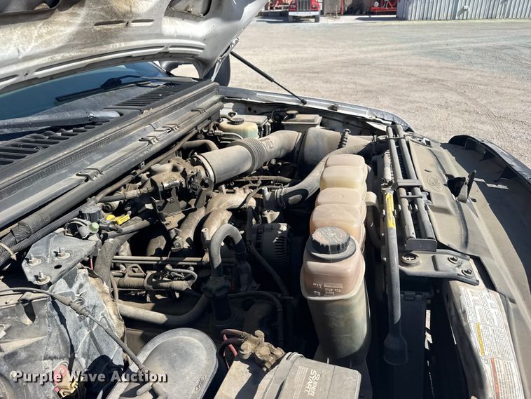 image for item FB7241 2000 Ford F550 Super Duty bucket truck