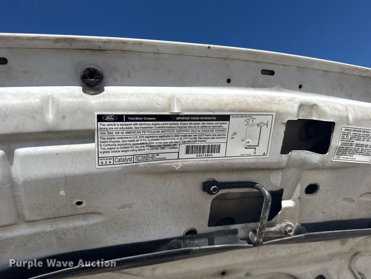 image for item FB7241 2000 Ford F550 Super Duty bucket truck