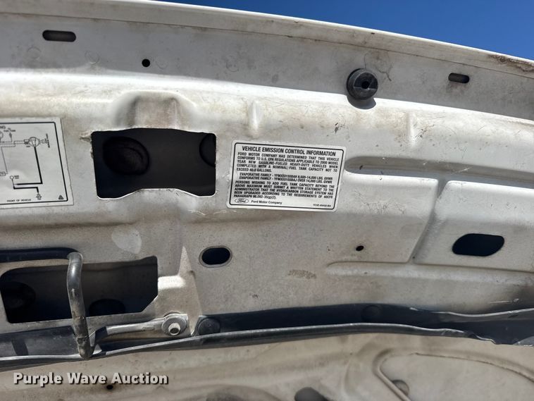 image for item FB7241 2000 Ford F550 Super Duty bucket truck