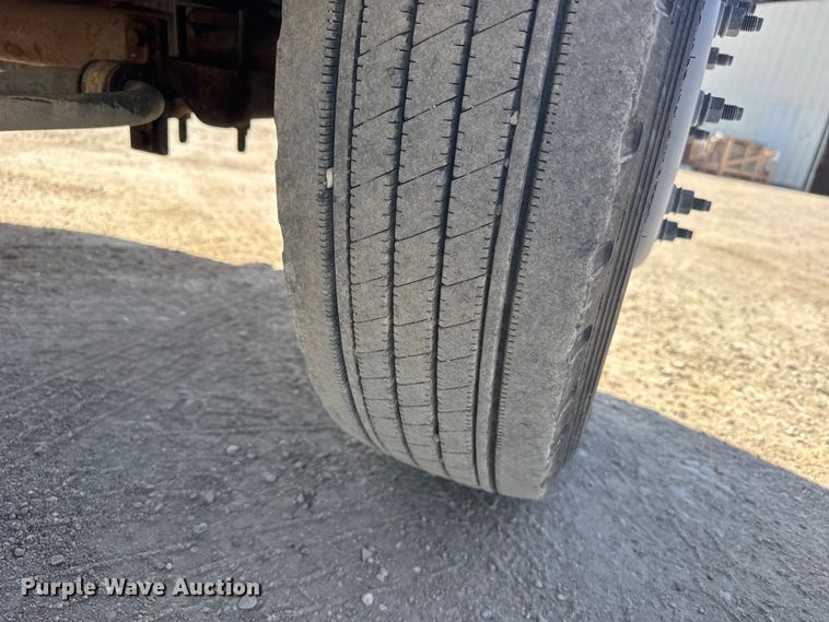 image for item FB7241 2000 Ford F550 Super Duty bucket truck