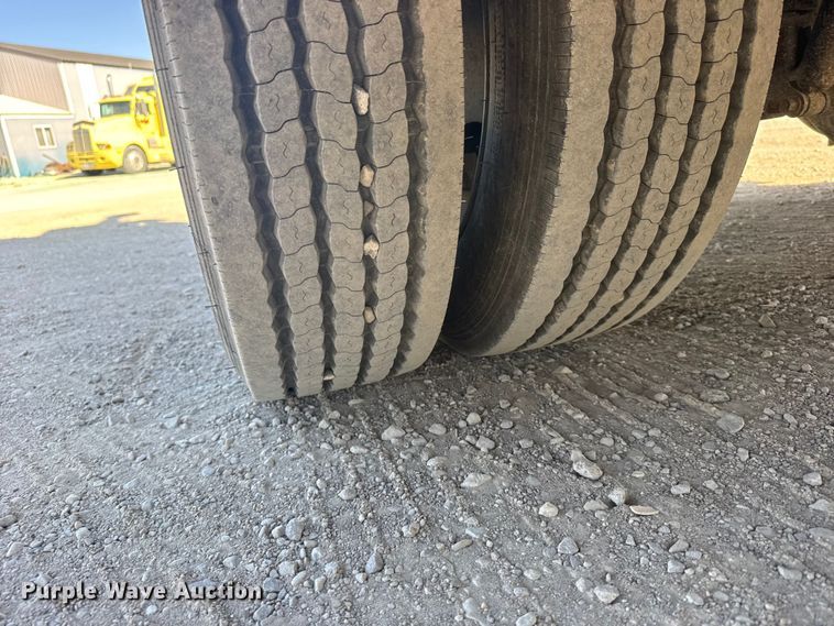 image for item FB7241 2000 Ford F550 Super Duty bucket truck