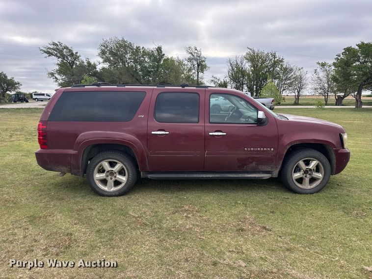 image for item FB7251 2008 Chevrolet Suburban 1500  SUV