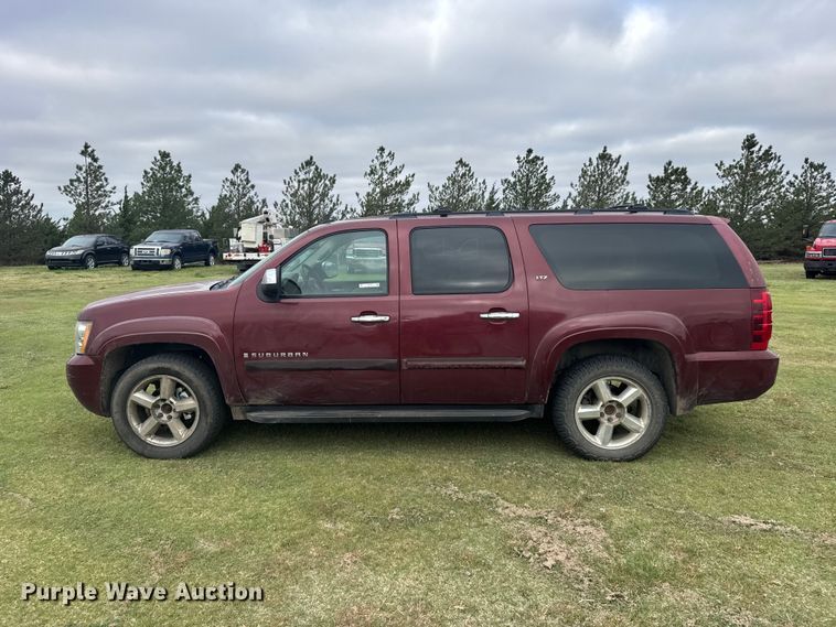 image for item FB7251 2008 Chevrolet Suburban 1500  SUV