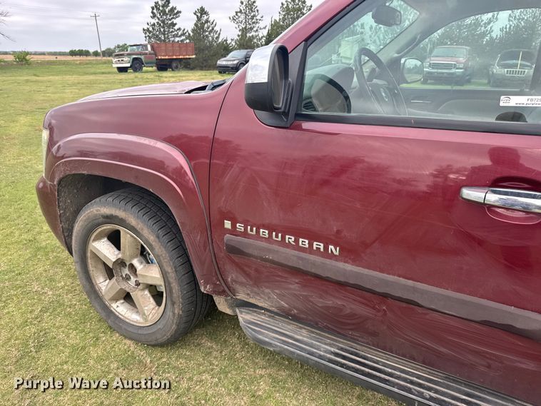 image for item FB7251 2008 Chevrolet Suburban 1500  SUV