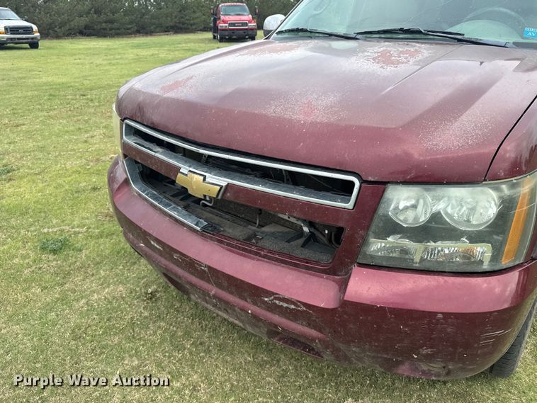 image for item FB7251 2008 Chevrolet Suburban 1500  SUV
