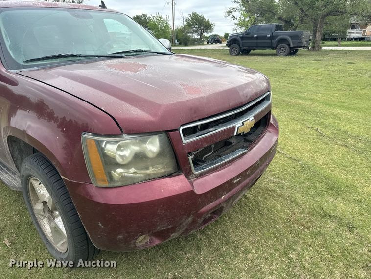 image for item FB7251 2008 Chevrolet Suburban 1500  SUV