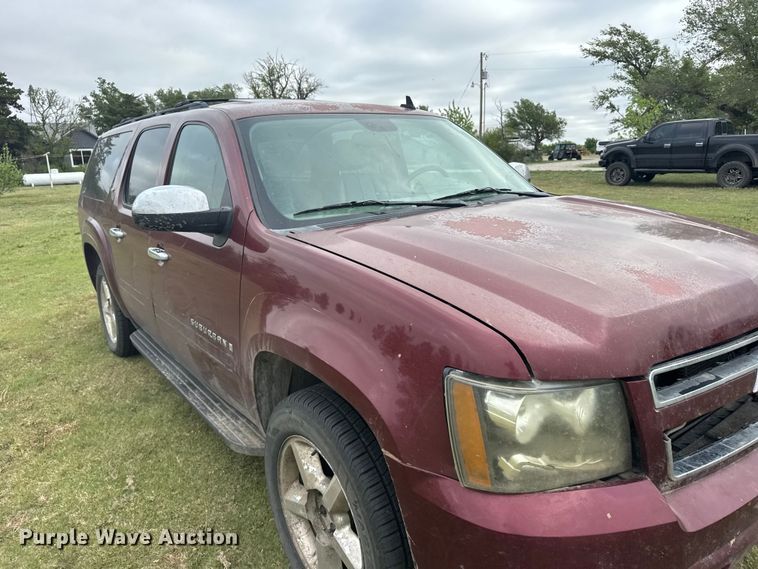 image for item FB7251 2008 Chevrolet Suburban 1500  SUV