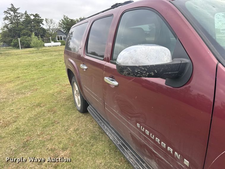 image for item FB7251 2008 Chevrolet Suburban 1500  SUV