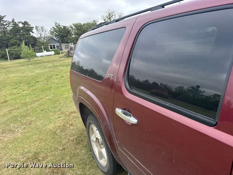 image for item FB7251 2008 Chevrolet Suburban 1500  SUV