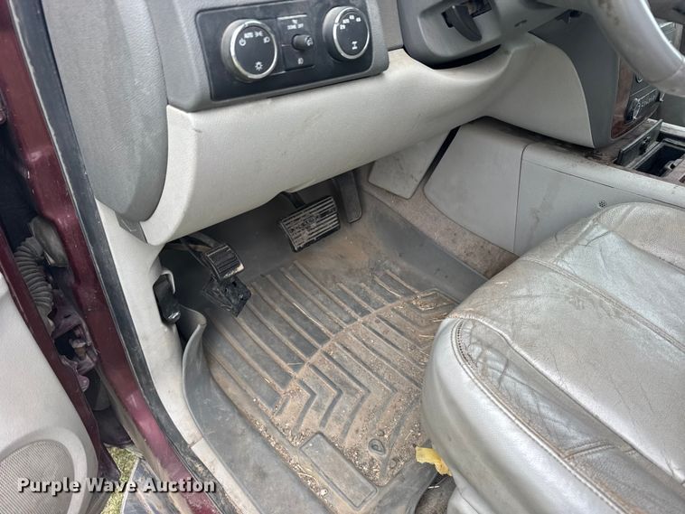 image for item FB7251 2008 Chevrolet Suburban 1500  SUV