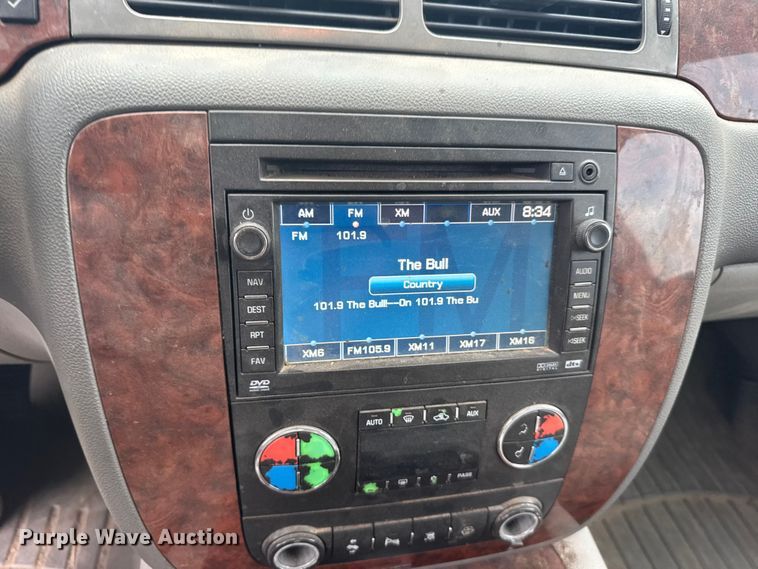 image for item FB7251 2008 Chevrolet Suburban 1500  SUV