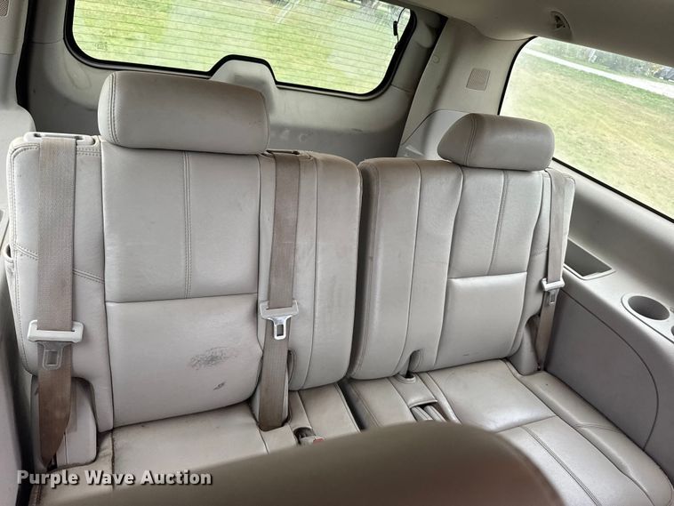 image for item FB7251 2008 Chevrolet Suburban 1500  SUV