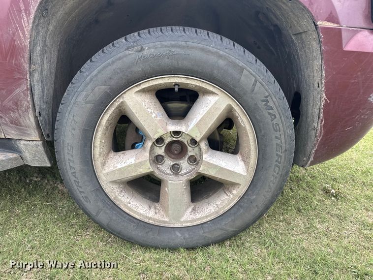 image for item FB7251 2008 Chevrolet Suburban 1500  SUV
