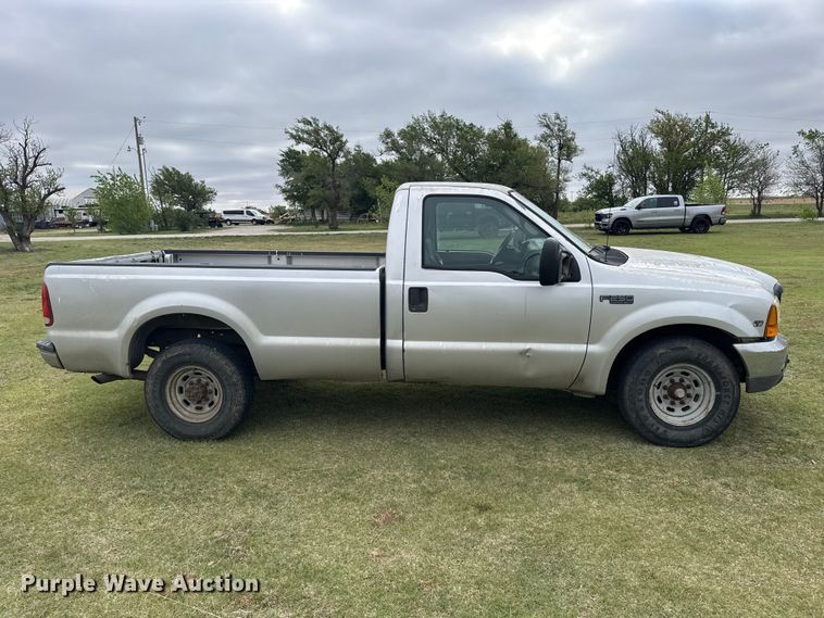 image for item FB7252 1999 Ford F250 Super Duty pickup truck