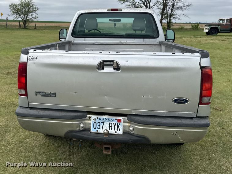 image for item FB7252 1999 Ford F250 Super Duty pickup truck