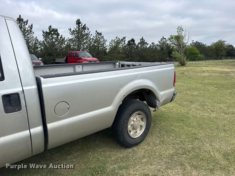 image for item FB7252 1999 Ford F250 Super Duty pickup truck