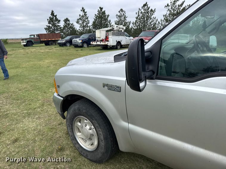 image for item FB7252 1999 Ford F250 Super Duty pickup truck