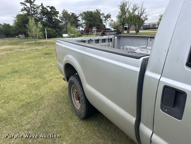image for item FB7252 1999 Ford F250 Super Duty pickup truck