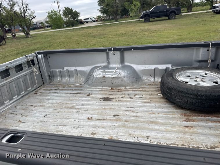 image for item FB7252 1999 Ford F250 Super Duty pickup truck