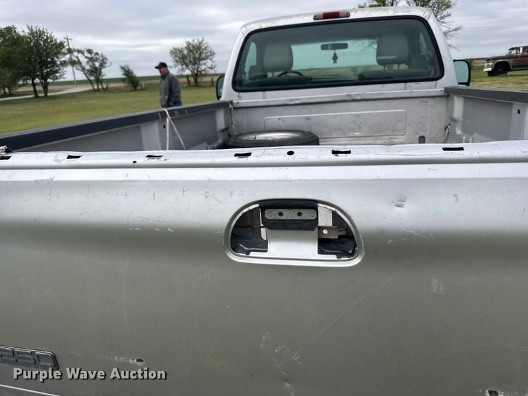 image for item FB7252 1999 Ford F250 Super Duty pickup truck