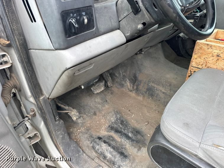 image for item FB7252 1999 Ford F250 Super Duty pickup truck