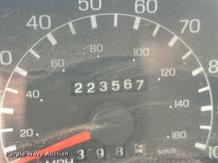 image for item FB7252 1999 Ford F250 Super Duty pickup truck