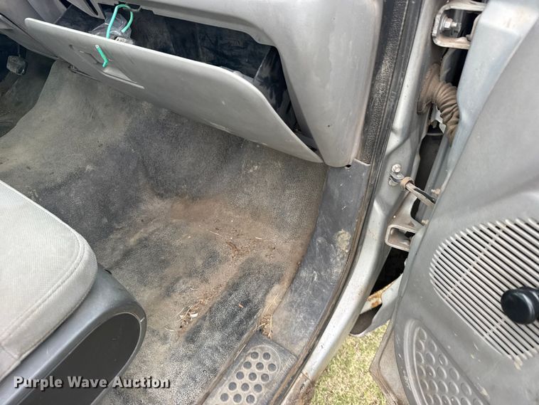 image for item FB7252 1999 Ford F250 Super Duty pickup truck