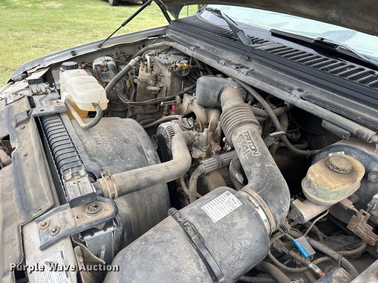 image for item FB7252 1999 Ford F250 Super Duty pickup truck