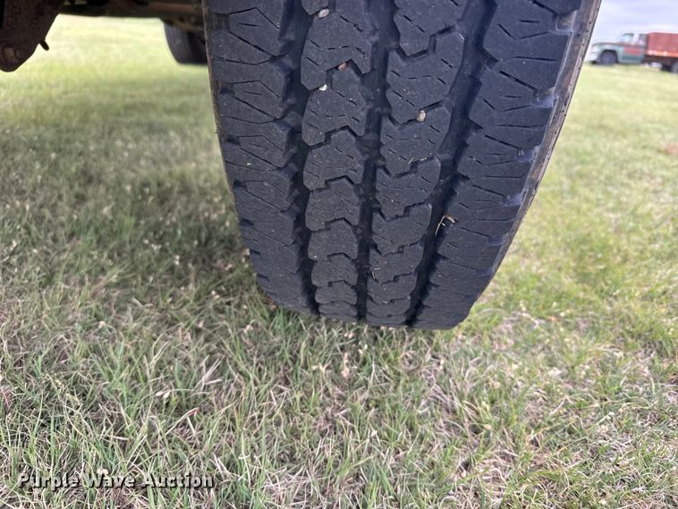 image for item FB7252 1999 Ford F250 Super Duty pickup truck