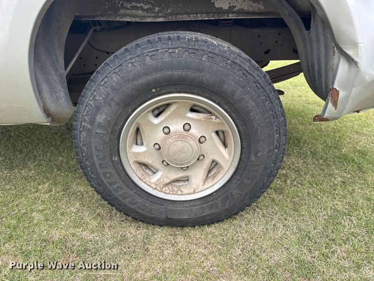 image for item FB7252 1999 Ford F250 Super Duty pickup truck