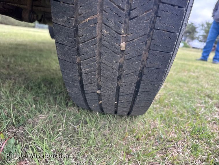 image for item FB7252 1999 Ford F250 Super Duty pickup truck