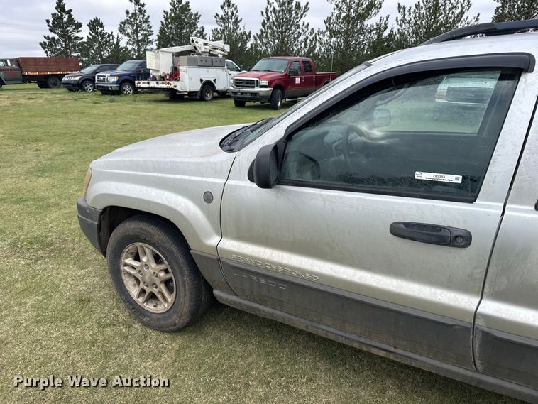 image for item FB7253 2004 Jeep Grand Cherokee SUV