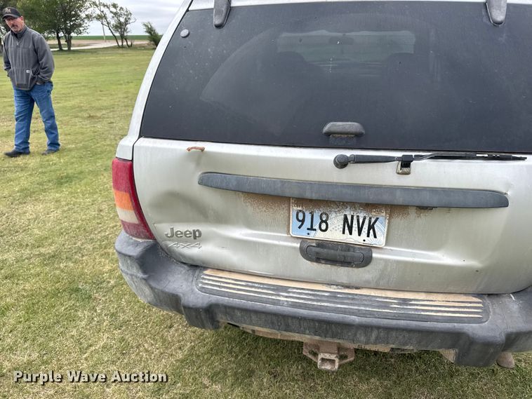 image for item FB7253 2004 Jeep Grand Cherokee SUV
