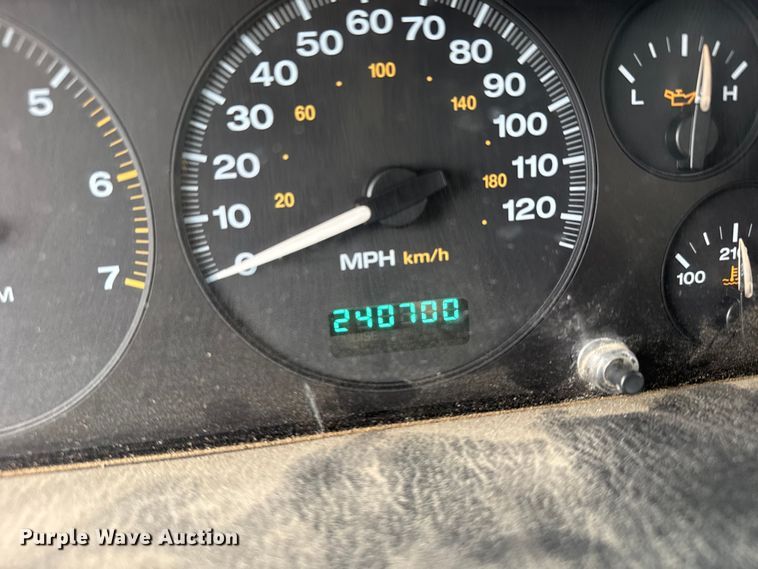 image for item FB7253 2004 Jeep Grand Cherokee SUV