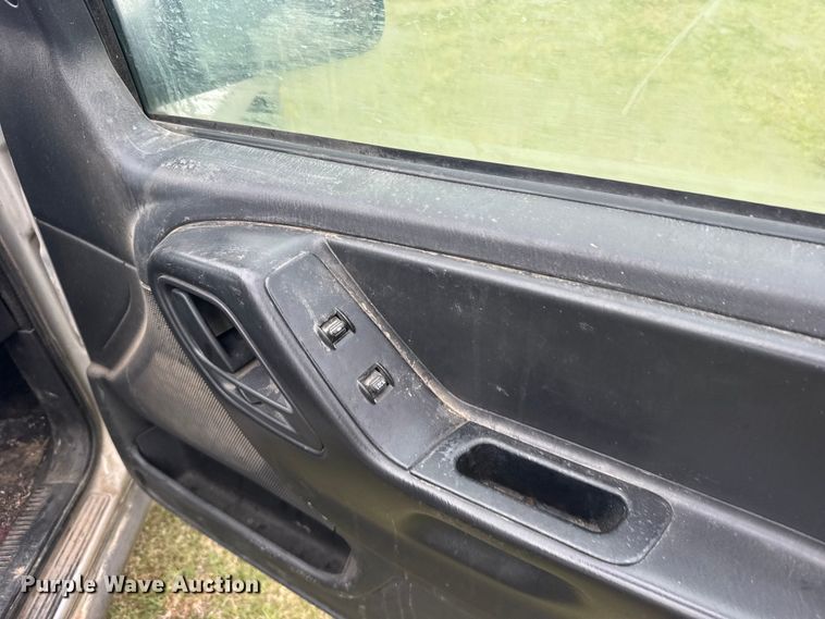 image for item FB7253 2004 Jeep Grand Cherokee SUV