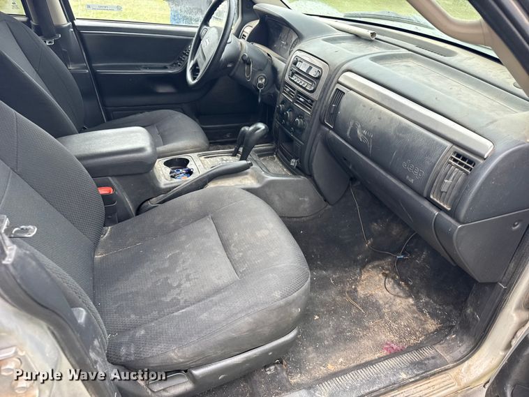 image for item FB7253 2004 Jeep Grand Cherokee SUV