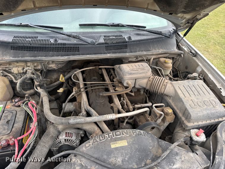 image for item FB7253 2004 Jeep Grand Cherokee SUV