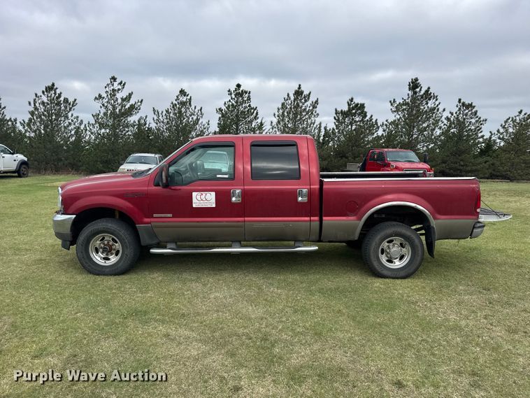 image for item FB7254 2003 Ford F250 Super Duty Crew Cab pickup truck