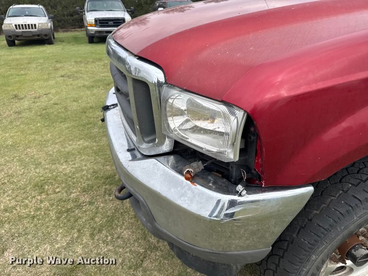 image for item FB7254 2003 Ford F250 Super Duty Crew Cab pickup truck