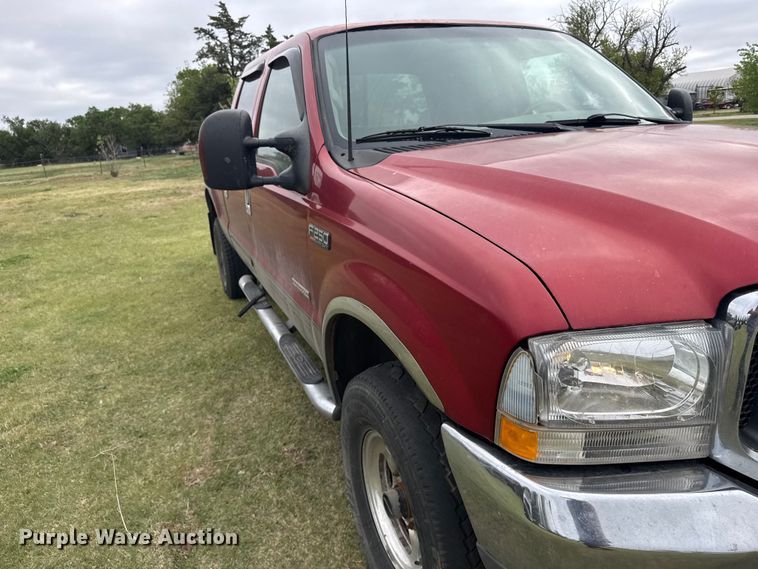image for item FB7254 2003 Ford F250 Super Duty Crew Cab pickup truck