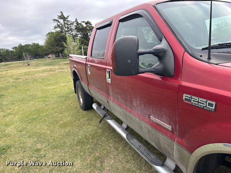 image for item FB7254 2003 Ford F250 Super Duty Crew Cab pickup truck
