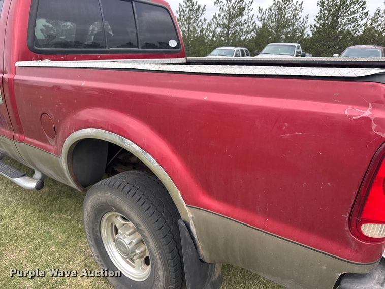 image for item FB7254 2003 Ford F250 Super Duty Crew Cab pickup truck