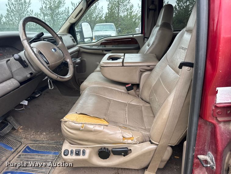 image for item FB7254 2003 Ford F250 Super Duty Crew Cab pickup truck