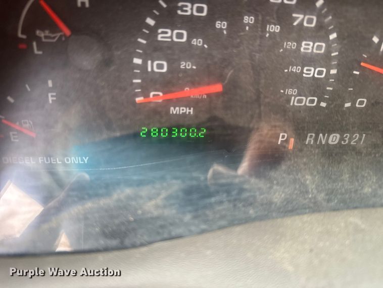 image for item FB7254 2003 Ford F250 Super Duty Crew Cab pickup truck