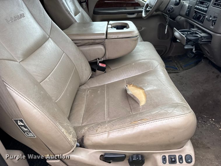 image for item FB7254 2003 Ford F250 Super Duty Crew Cab pickup truck