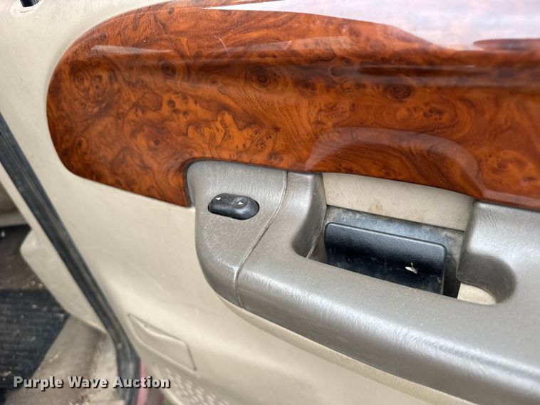 image for item FB7254 2003 Ford F250 Super Duty Crew Cab pickup truck