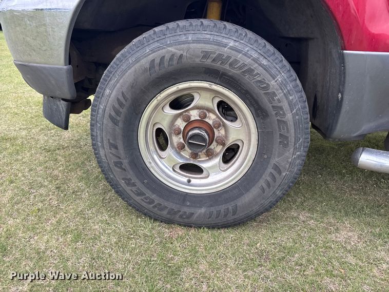 image for item FB7254 2003 Ford F250 Super Duty Crew Cab pickup truck