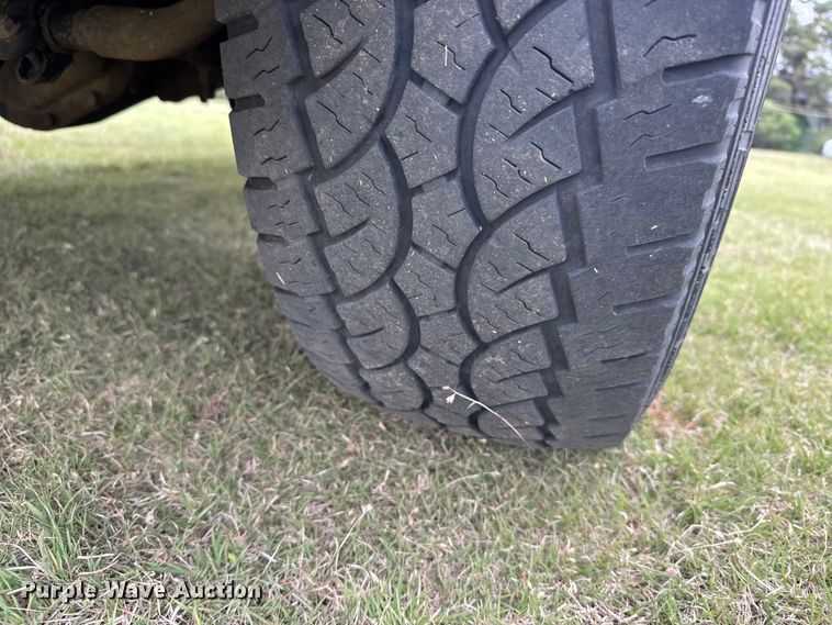 image for item FB7254 2003 Ford F250 Super Duty Crew Cab pickup truck