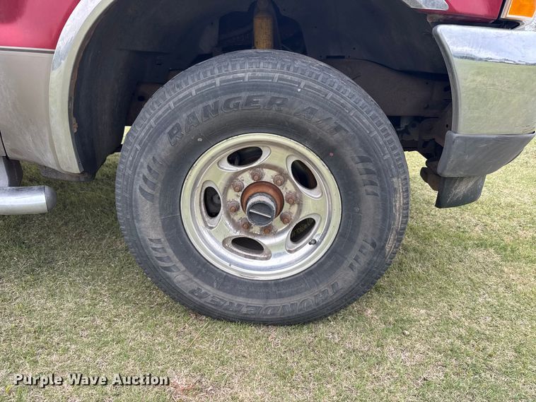 image for item FB7254 2003 Ford F250 Super Duty Crew Cab pickup truck